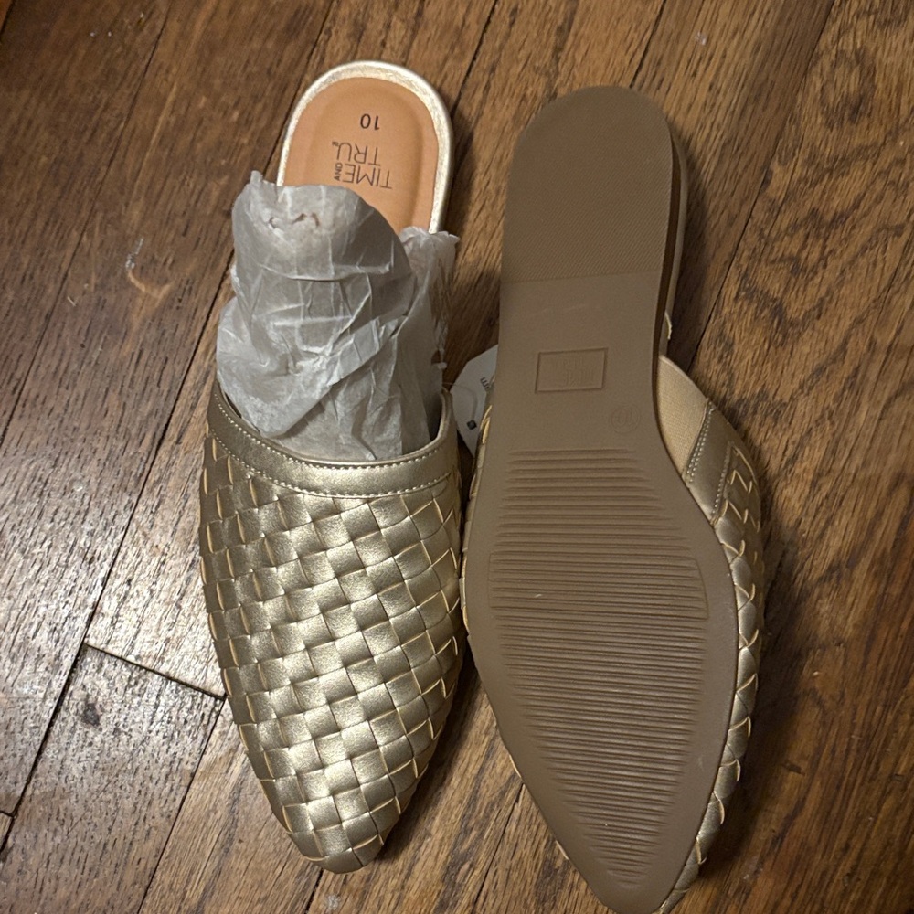 Time & Tru Woven Gold - Picture 2 of 2